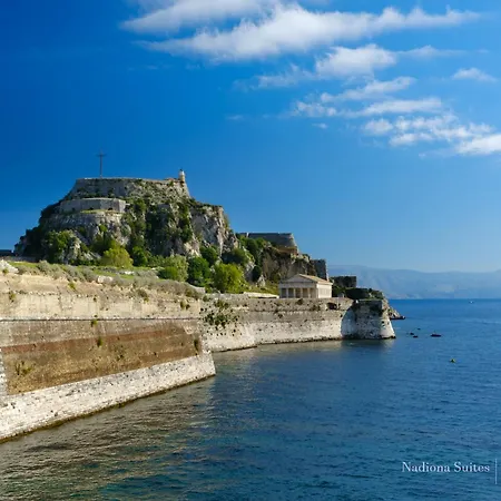 Nadiona Crystal & Gold *