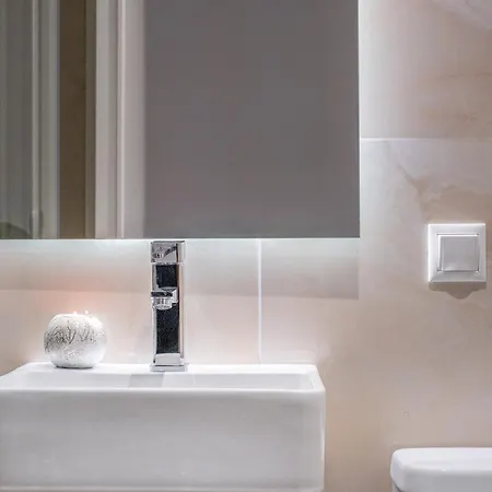 Apartment Crystal