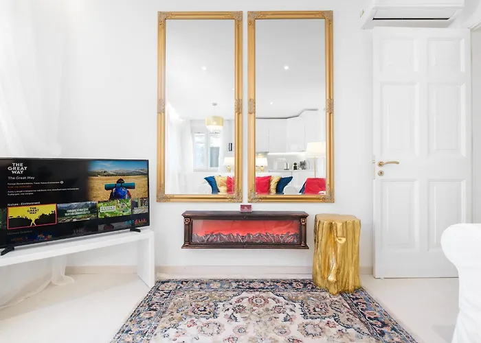 Nadiona Crystal & Gold Appartement